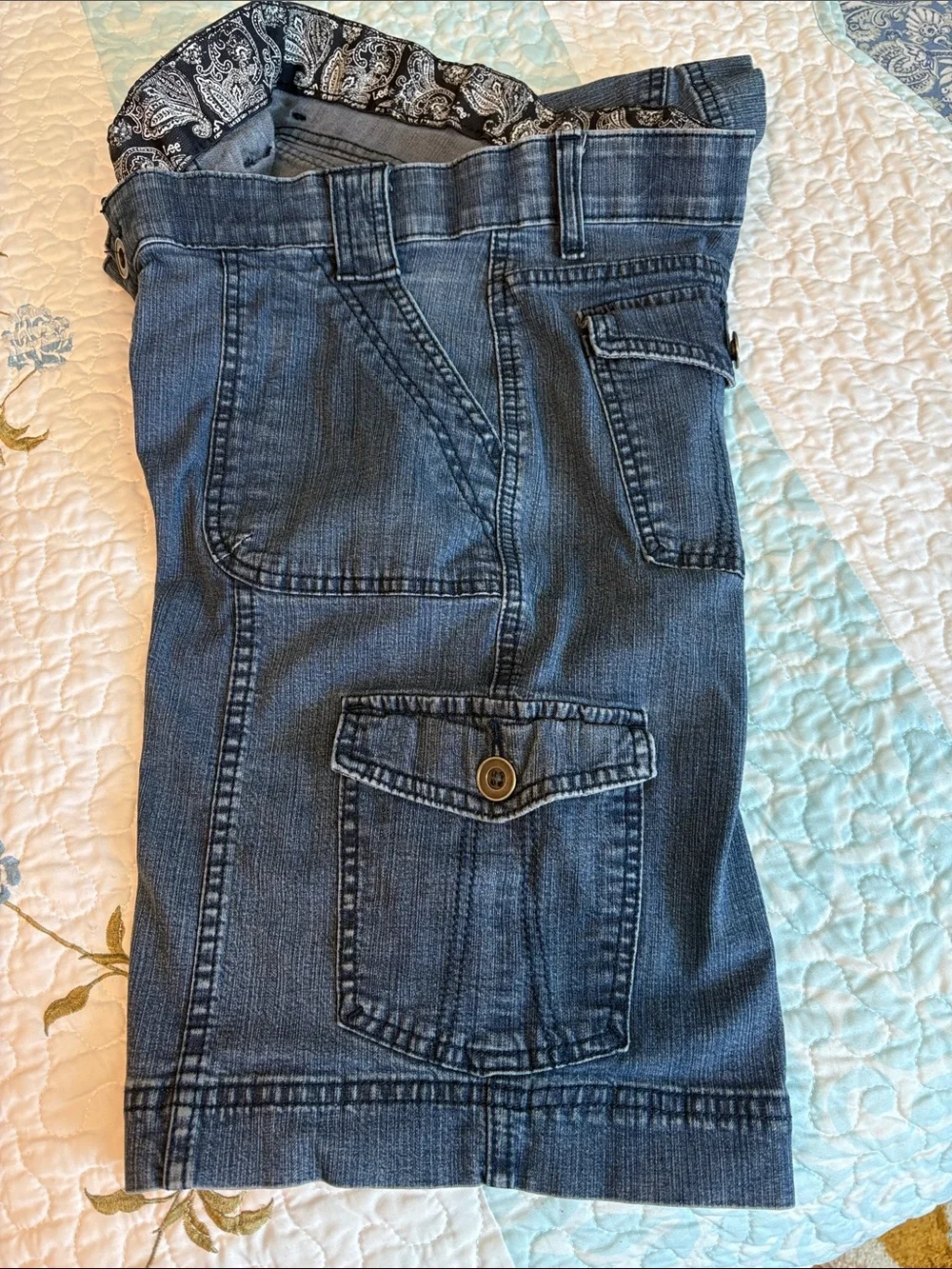 Lee Women’s Denim Blue Cargo Shorts with Paisley Lining. Size 14 - Picture 6 of 7